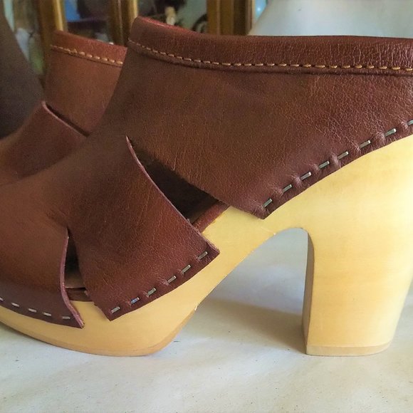 Jeffrey Campbell Shoes - Jeffrey Campbell Trine Platform Mule-Size 8.5